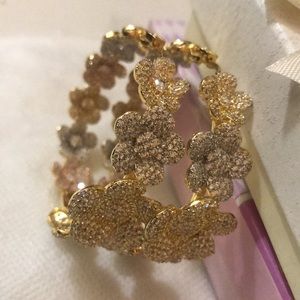 Round diamonds big earrings gold 14 k earrings with beautiful flowers design is